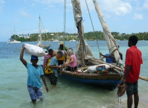 Bateau de liaison sur l'Ile à Vache